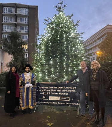 It was fantastic to be joined by the Lord Mayor of Westminster to turn on the lights of the Christmas Tree on Circus Road.